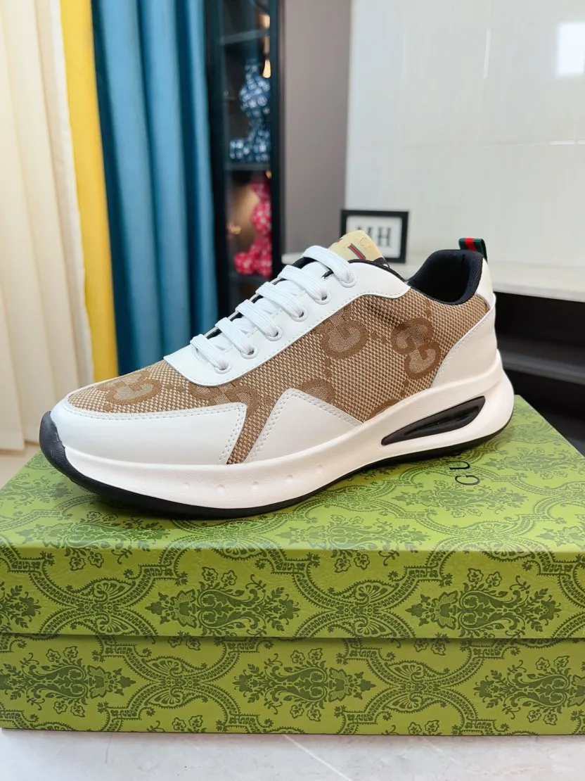 Men's shoes 💰440🌹🌹[GUCCI] Gucci's new lace-up casual men's shoes are on the market first, and the materials and workmanship are superior to all versions on the market. The highest quality shipped first-layer cowhide with imported original perforated materials➕Genuine leather lining, privately molded soft outsole, high foot comfort, imported special materials highlight the brand's unique charm, high-end customization 38-44